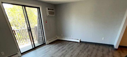 16 Tiffany Rd, Unit # 7 in Salem, NH - Foto de edificio - Building Photo