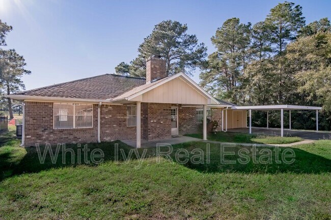 295 Broadmoor Dr in Trinity, TX - Building Photo - Building Photo