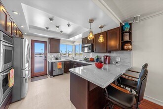 760 Manhattan Beach Blvd in Manhattan Beach, CA - Building Photo - Building Photo