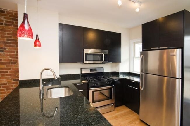 14 Parker Hill Ave, Unit Top Floor in Boston, MA - Foto de edificio - Building Photo