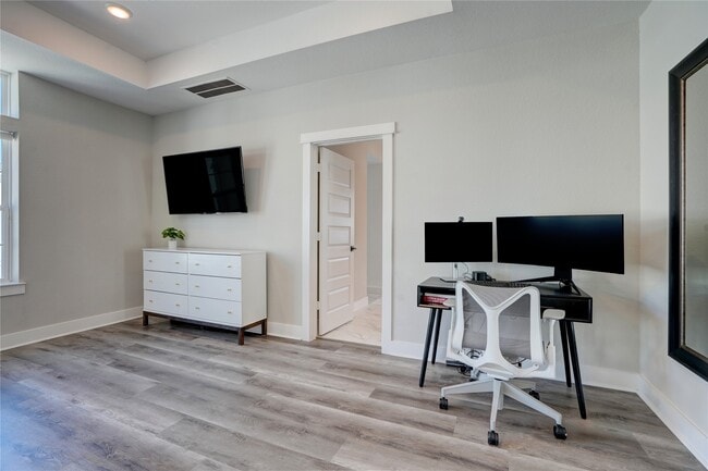 property at 3603 Kensington Gdns Ln