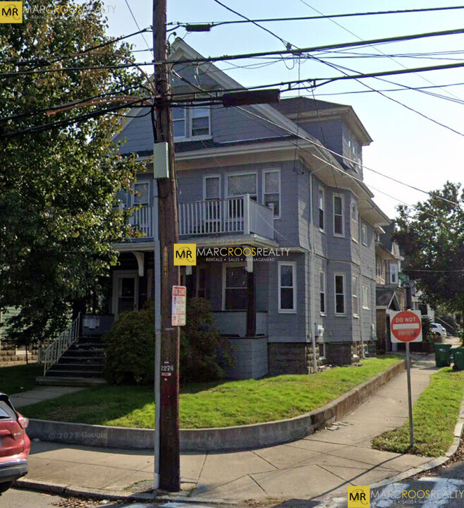 217 Boston Ave, Unit Boston ave in Medford, MA - Foto de edificio