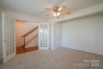 15658 King Louis Ct in Charlotte, NC - Building Photo - Building Photo