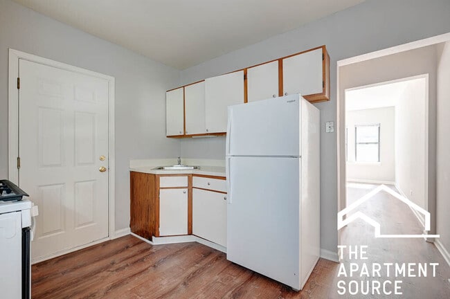property at 5744 N Winthrop Ave