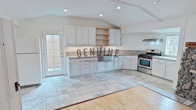 14832 Kitterman Dr in Silverado, CA - Building Photo - Building Photo