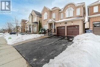 6 Nova Scotia Rd in Brampton, ON - Building Photo - Building Photo