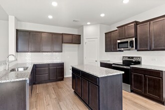 7017 Hammermill Ln in Temple, TX - Building Photo - Building Photo