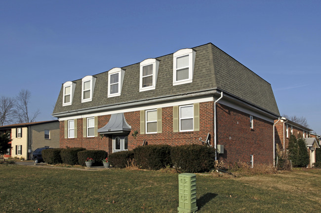 413 Garrison Ct in Louisville, KY - Foto de edificio - Building Photo