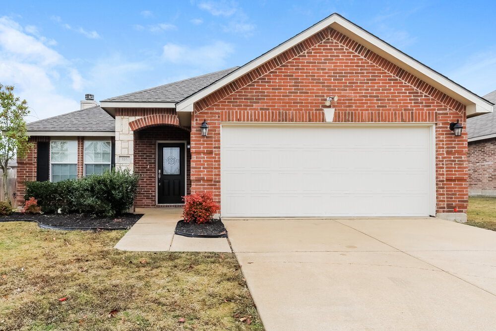 516 Silver Leaf Dr in Fate, TX - Building Photo