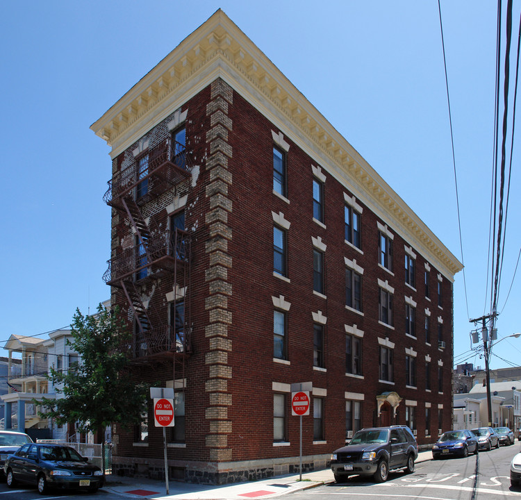 5512 Madison St in West New York, NJ - Foto de edificio