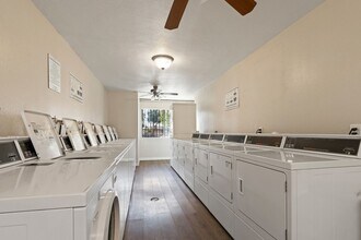 Aventine Court Apartment Homes in Corona, CA - Foto de edificio - Interior Photo