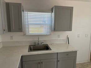 660 W 7th Ave in Escondido, CA - Building Photo - Building Photo