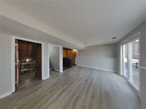 6884 27th St N in Oakdale, MN - Building Photo - Building Photo