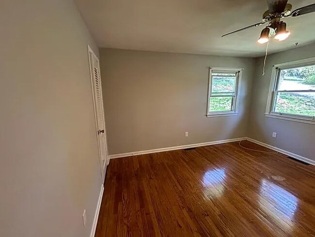 6 Fox Hill Rd in Naugatuck, CT - Building Photo - Building Photo