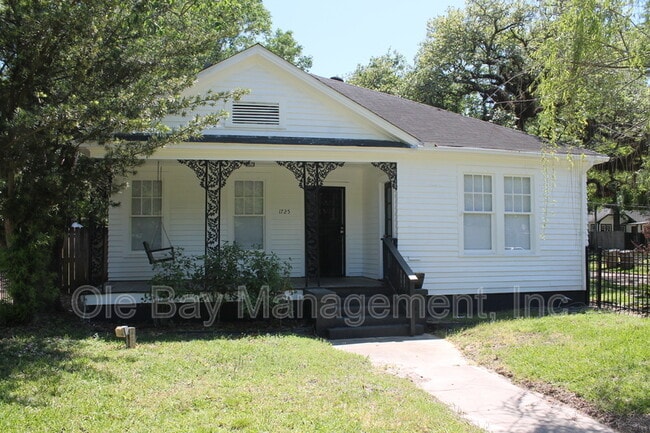 property at 1725 Laurel St