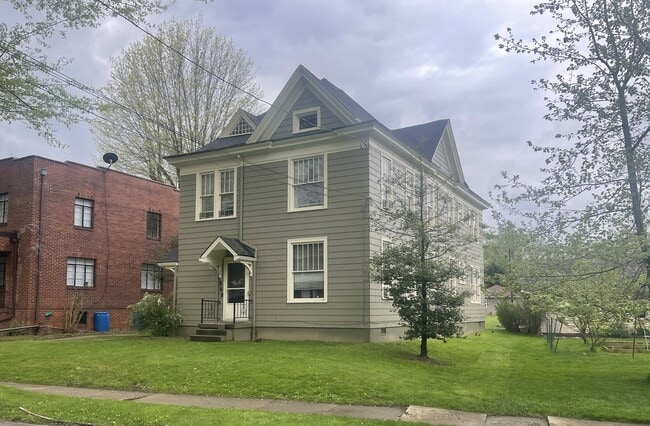 163 Edgwood St, Unit 1st Floor