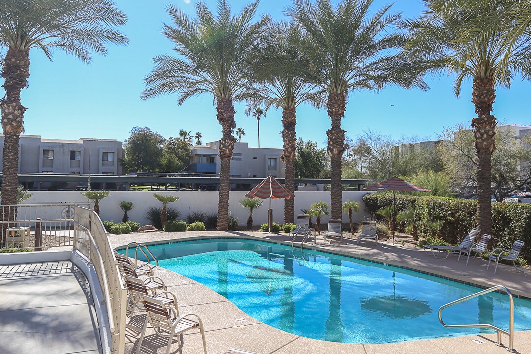 Villa Contento in Scottsdale, AZ - Building Photo