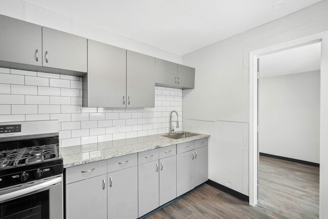 1740 Arlington Ave in Pittsburgh, PA - Foto de edificio - Building Photo