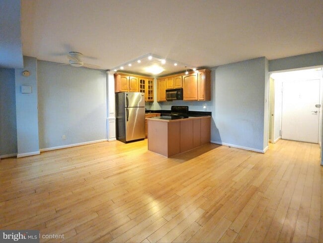 property at 1801 Clydesdale Pl NW