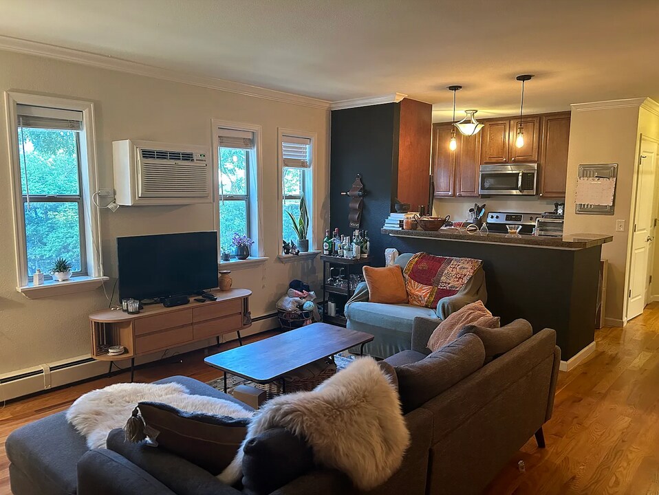 2020 E 14th Ave, Unit 202 in Denver, CO - Building Photo