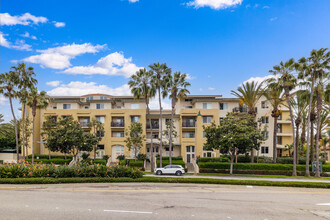 Crescent Walk in Playa Vista, CA - Building Photo - Building Photo