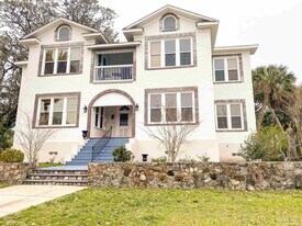 1724 E La Rua St in Pensacola, FL - Building Photo