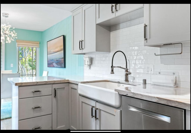 237 Sea Forest Ct in Del Mar, CA - Foto de edificio - Building Photo