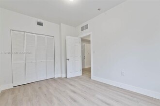 858 NW 3rd St in Miami, FL - Building Photo - Building Photo