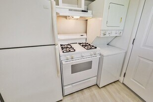 143 Alma St in Palo Alto, CA - Building Photo