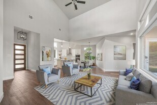 118 Cap Rock Dr in Horseshoe Bay, TX - Building Photo