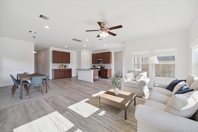 7419 Casuna Ln