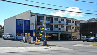 747 Kapahulu Ave in Honolulu, HI - Building Photo - Building Photo