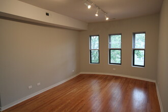 6449 N Claremont Ave, Unit 1 in Chicago, IL - Building Photo - Building Photo