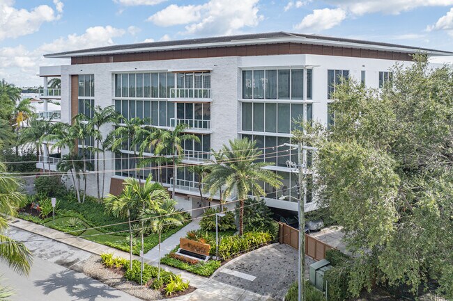 Adagio on the Bay in Fort Lauderdale, FL - Building Photo - Primary Photo