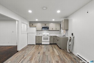 21 N Spring St in Ansonia, CT - Building Photo - Building Photo