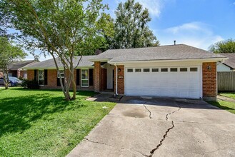 154 Squires Bend in Stafford, TX - Building Photo - Building Photo