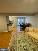 20403 Bloomingville Ct in Germantown, MD - Building Photo - Building Photo