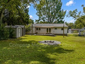 321 Sarvis Dr in Knoxville, TN - Building Photo - Building Photo