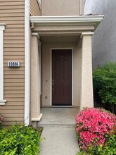 10886 Stourport Way in Rancho Cordova, CA - Foto de edificio - Building Photo