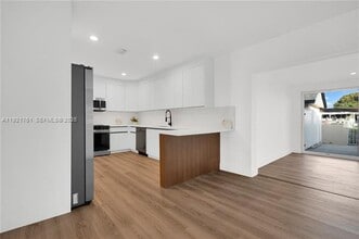 4701 SW 104th Ct in Miami, FL - Building Photo - Building Photo