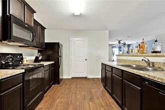 712 Cleary Ln in Jarrell, TX - Building Photo - Building Photo