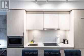 47-447 Mutual St in Toronto, ON - Building Photo - Building Photo
