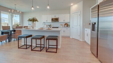 4182 N Tisha Ave in Fresno, CA - Foto de edificio - Building Photo