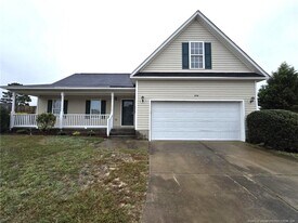 2741 Daniel Boone Ln in Hope Mills, NC - Building Photo