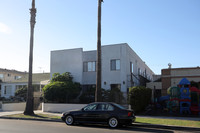 4942 Maplewood Ave in Los Angeles, CA - Foto de edificio - Building Photo