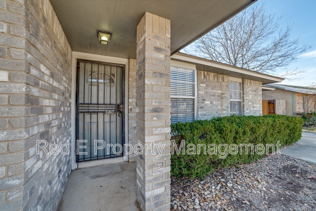 5602 Ivanhoe St in San Antonio, TX - Building Photo - Building Photo