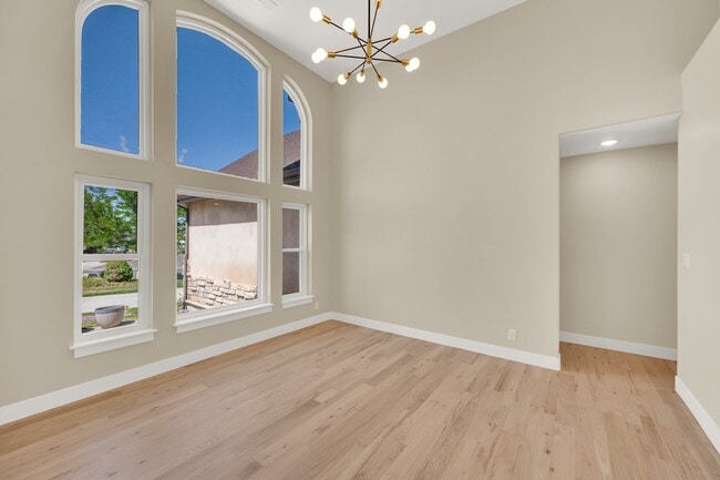 4333 W Park Hollow Ln in Riverton, UT - Building Photo - Building Photo