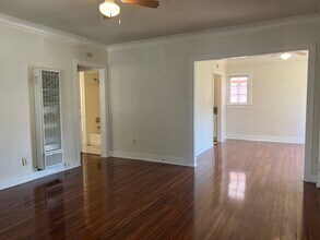 1018 1/2 N Serrano Ave in Los Angeles, CA - Building Photo - Building Photo