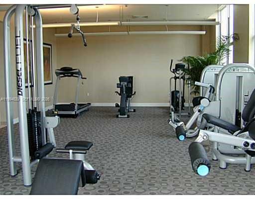 3180 SW 22nd St, Unit 607 in Miami, FL - Foto de edificio - Building Photo