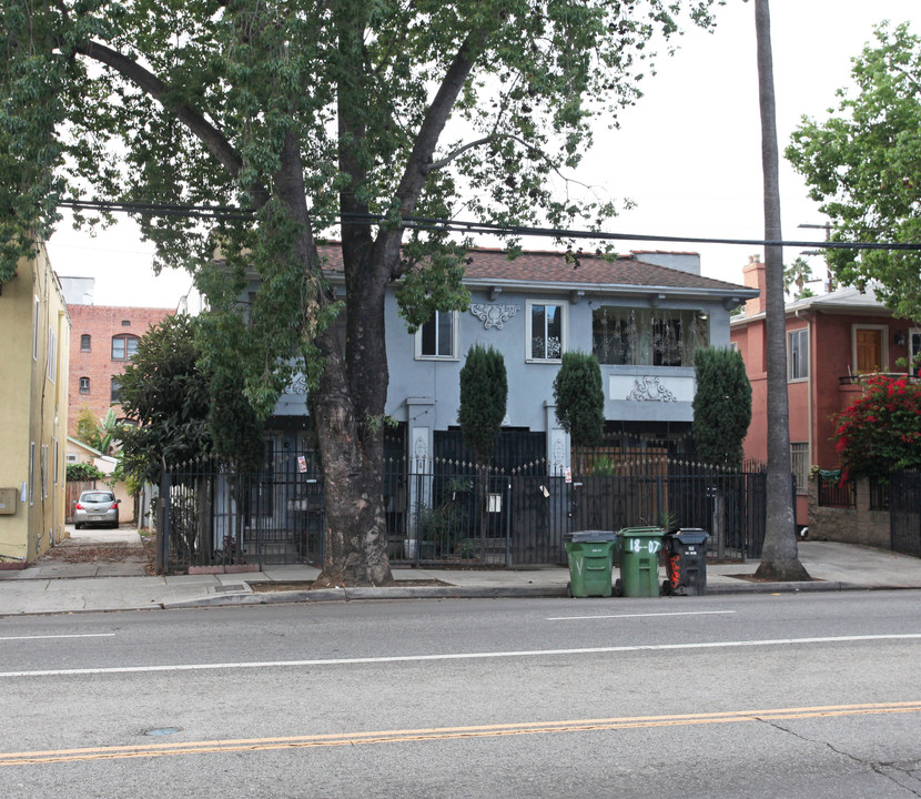 5658 Franklin Ave in Los Angeles, CA - Building Photo